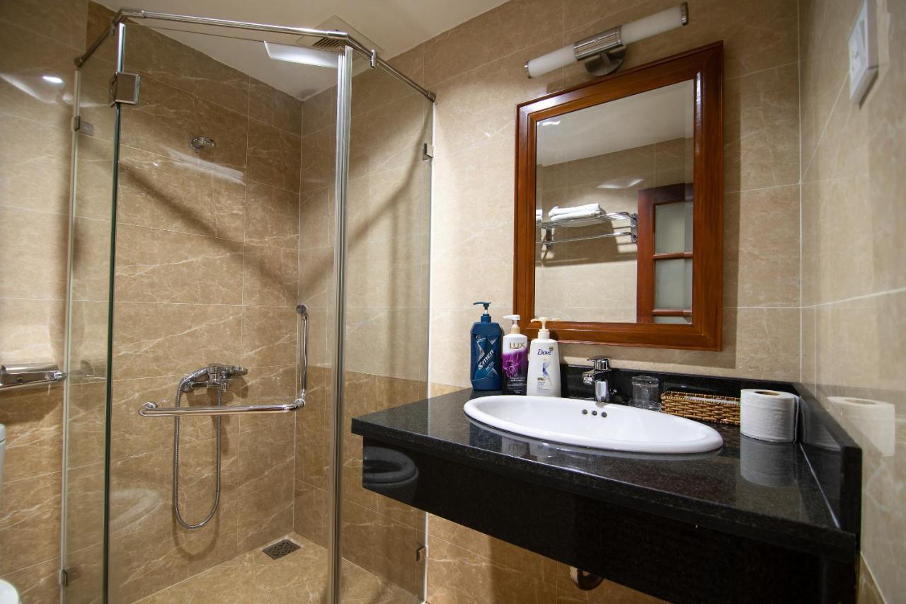 Reddoorz Plus New Sun Hotel Хошимин Экстерьер фото