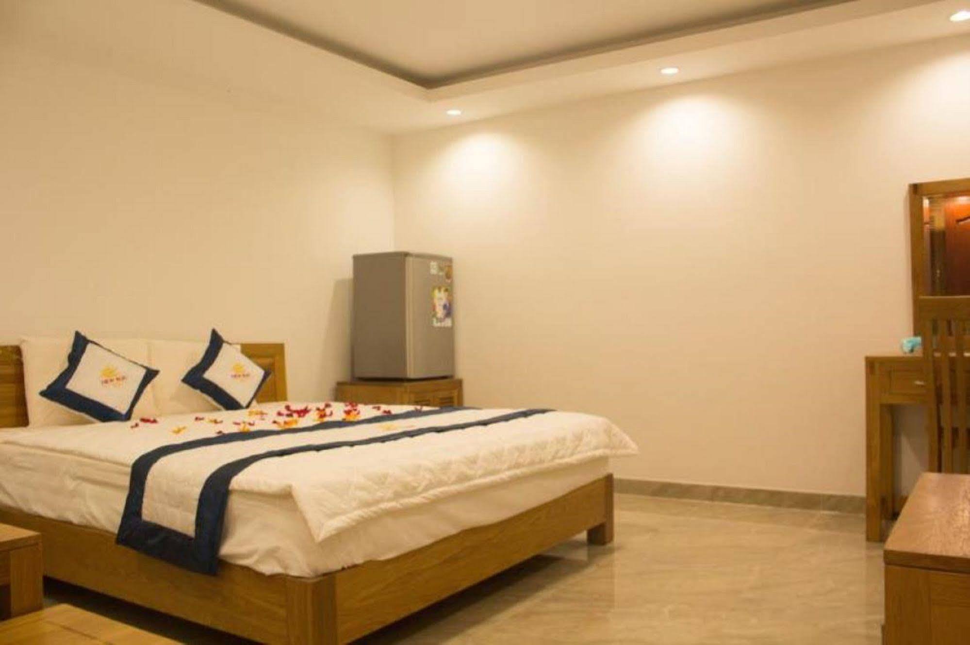Reddoorz Plus New Sun Hotel Хошимин Экстерьер фото